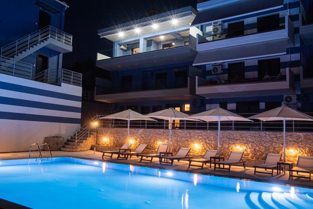 Blue House Luxury * Nikiana